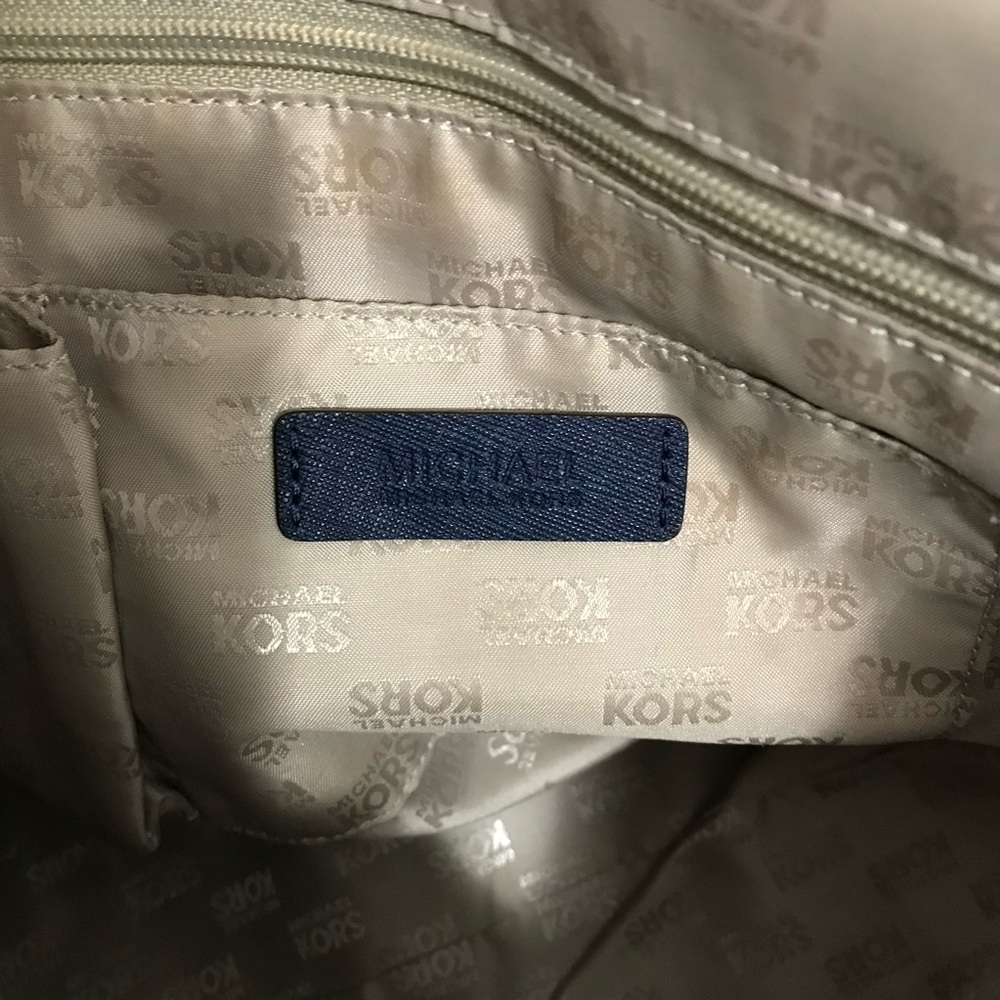 Michael Kors Lily Navy Blue Saffiano Leather Hobo Shoulder Bag EUC - Picture 6 of 6